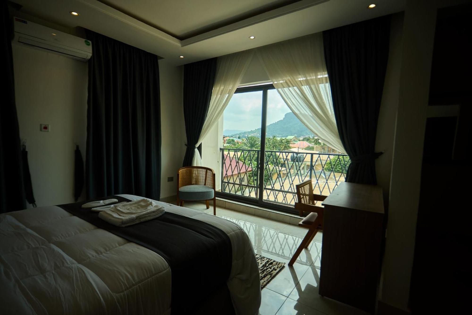 Aiden Homes And Apartments Hotel Koforidua Kültér fotó