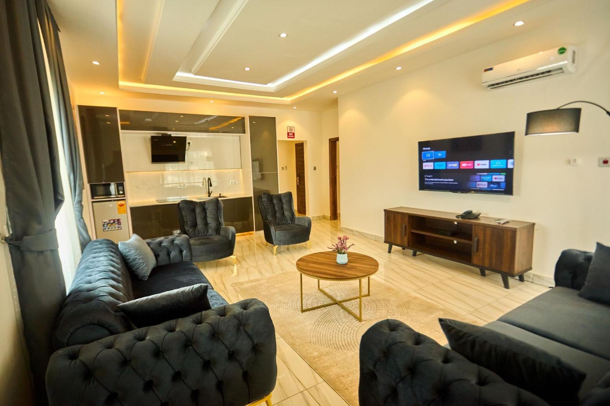 Aiden Homes And Apartments Hotel Koforidua Kültér fotó
