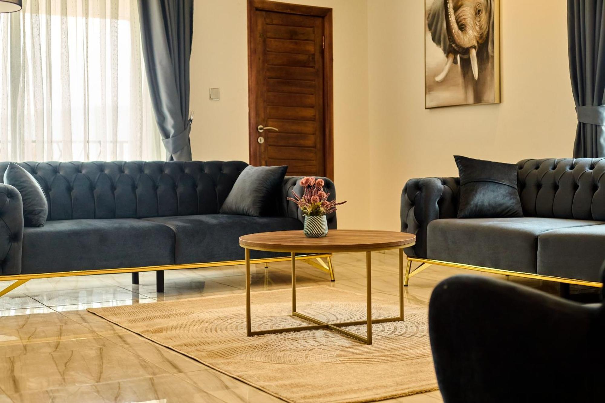 Aiden Homes And Apartments Hotel Koforidua Kültér fotó