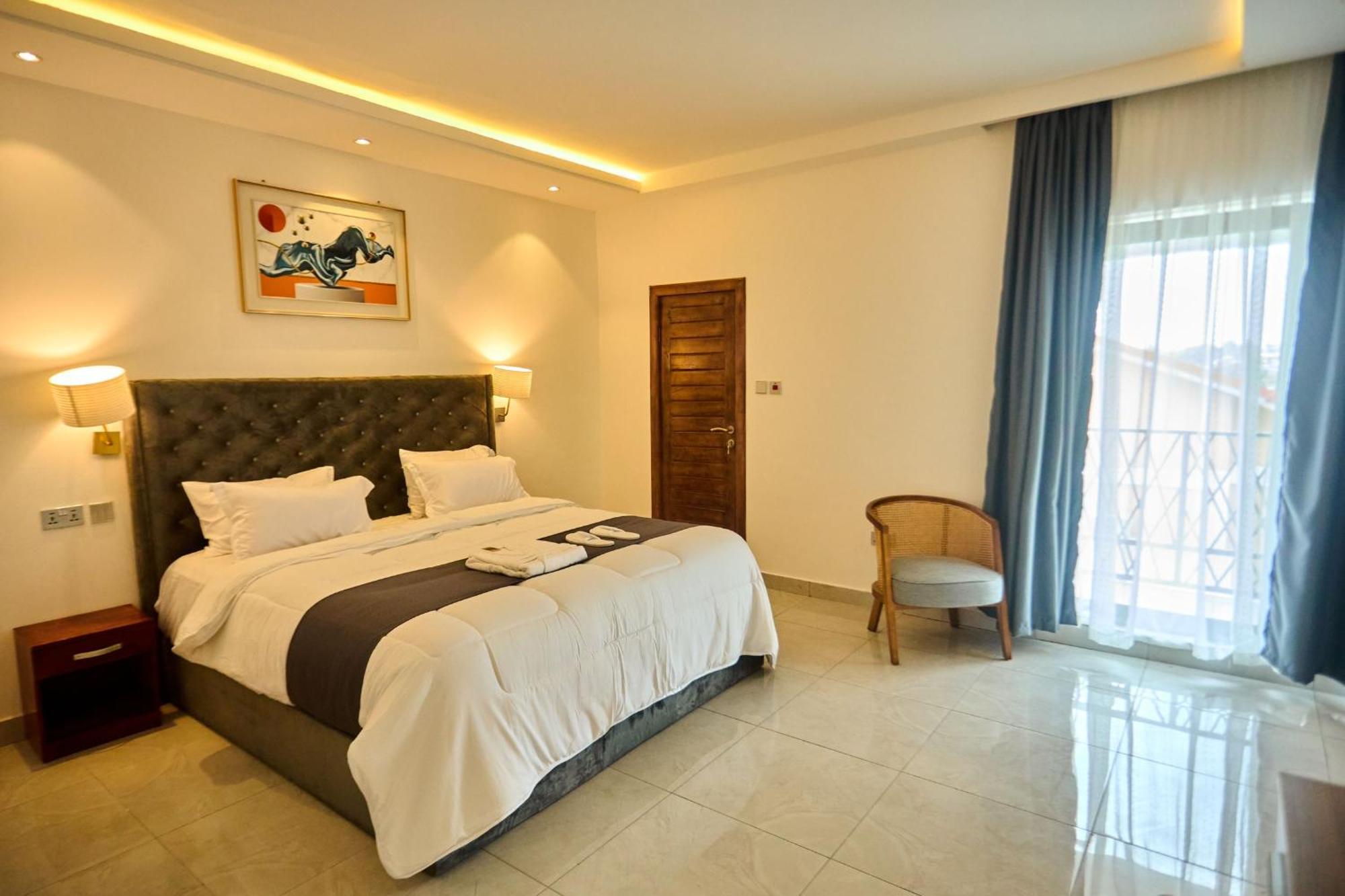 Aiden Homes And Apartments Hotel Koforidua Kültér fotó