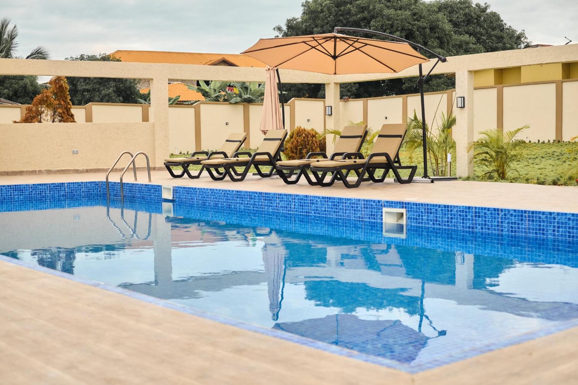 Aiden Homes And Apartments Hotel Koforidua Kültér fotó