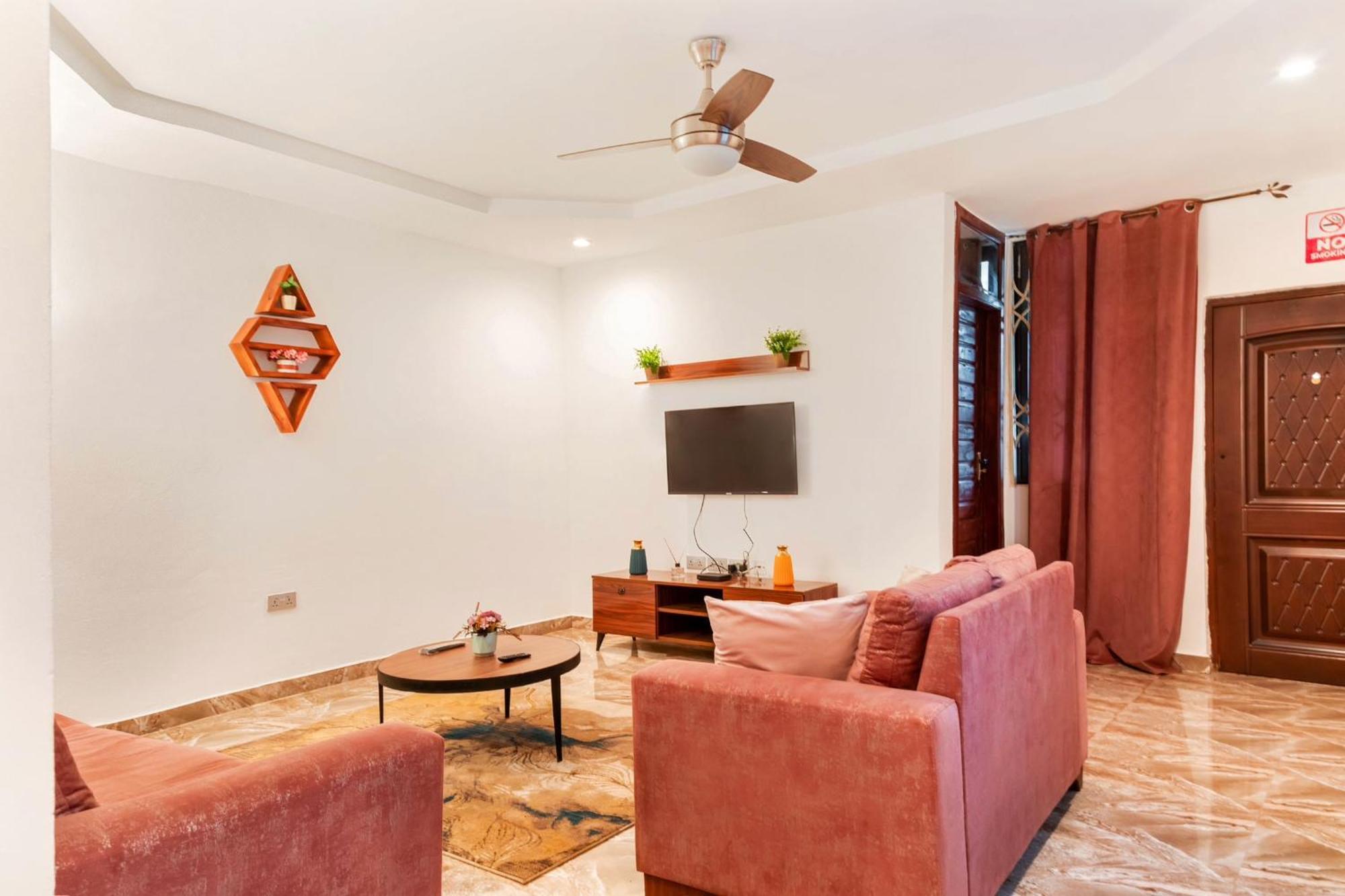 Aiden Homes And Apartments Hotel Koforidua Kültér fotó