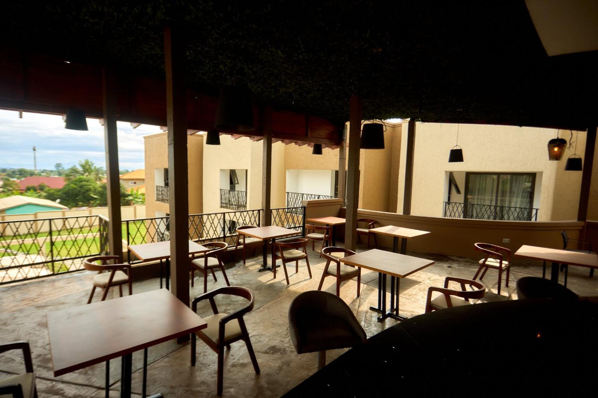 Aiden Homes And Apartments Hotel Koforidua Kültér fotó