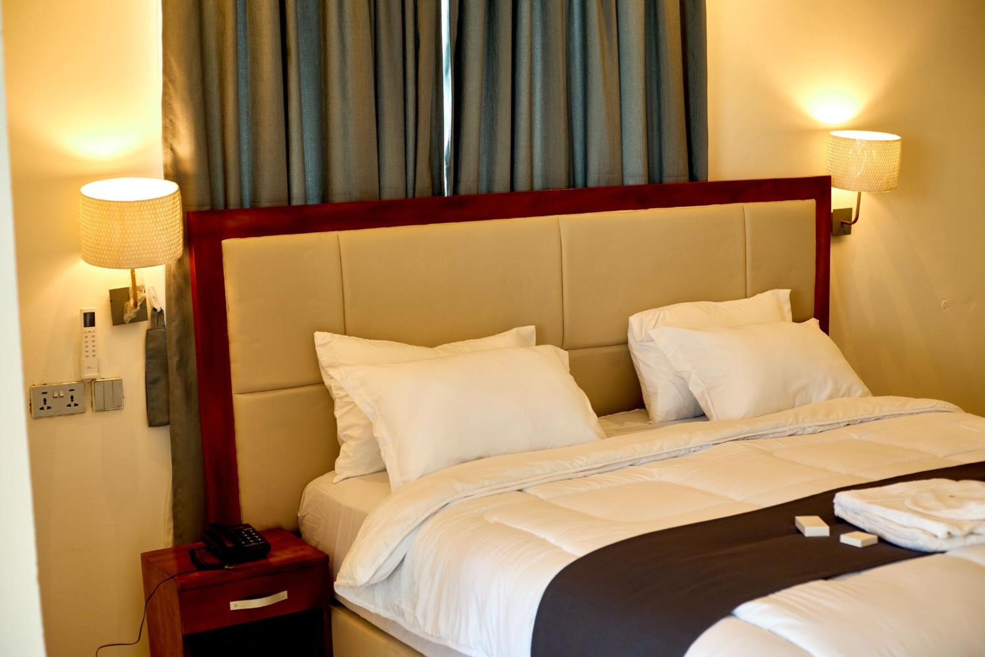 Aiden Homes And Apartments Hotel Koforidua Kültér fotó