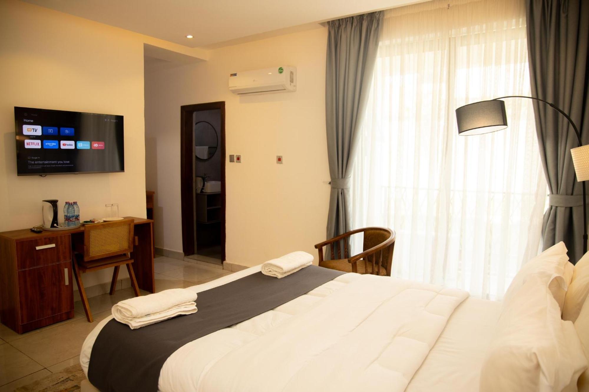 Aiden Homes And Apartments Hotel Koforidua Kültér fotó