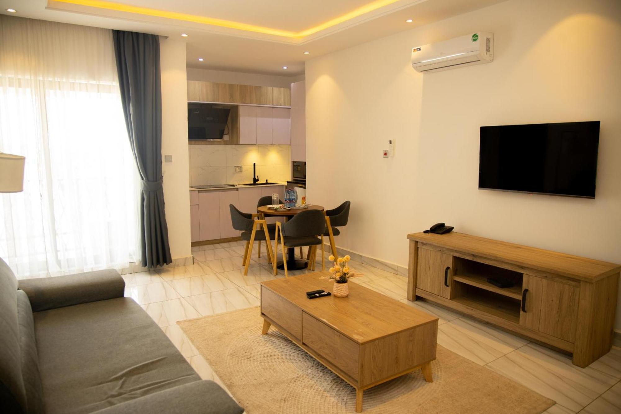 Aiden Homes And Apartments Hotel Koforidua Kültér fotó
