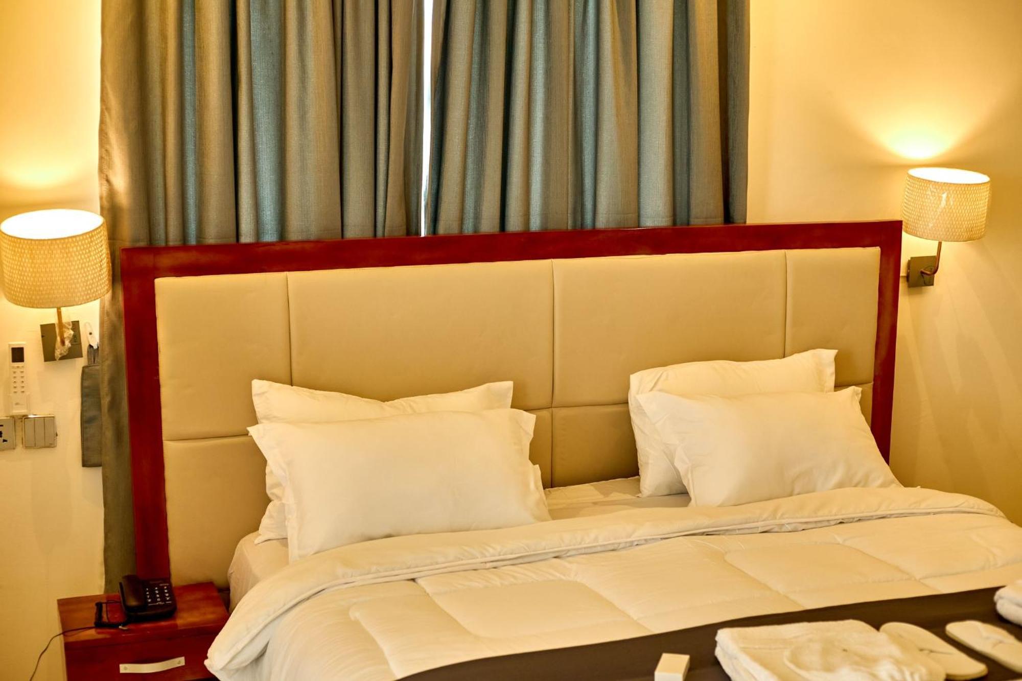 Aiden Homes And Apartments Hotel Koforidua Kültér fotó