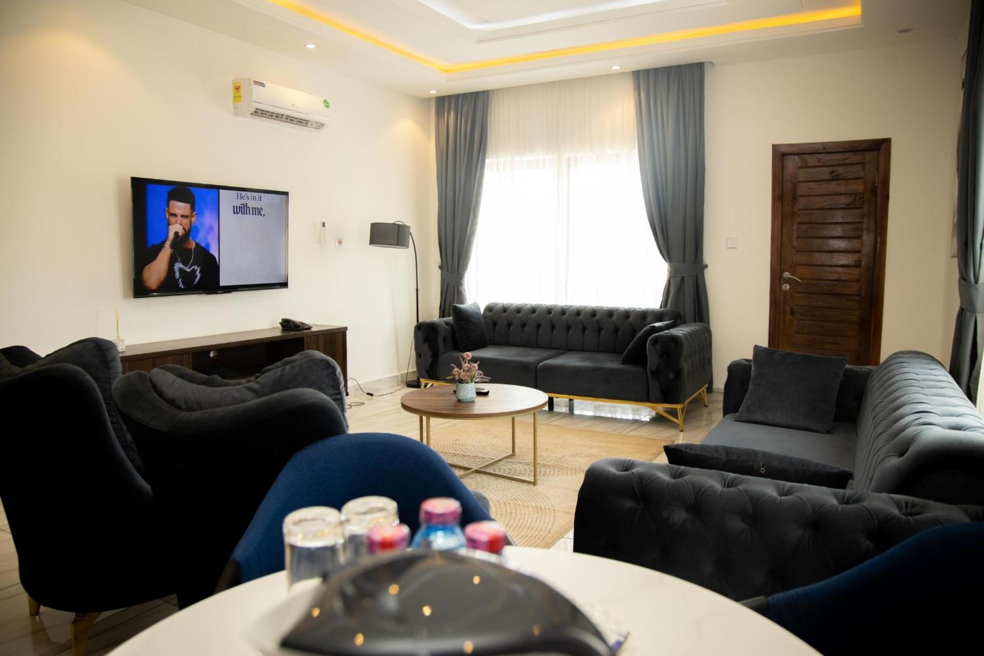 Aiden Homes And Apartments Hotel Koforidua Kültér fotó