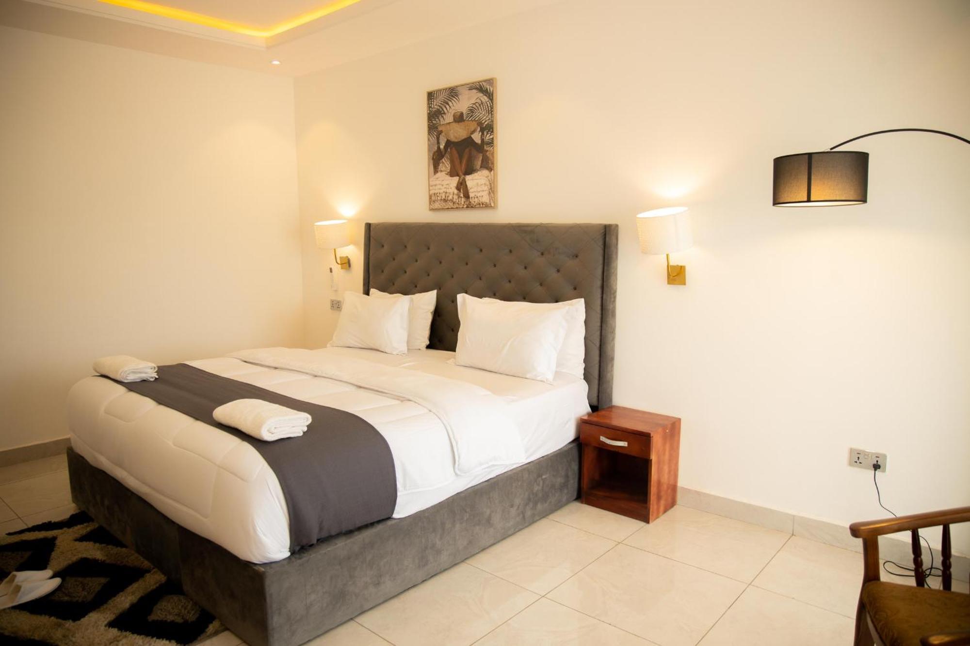 Aiden Homes And Apartments Hotel Koforidua Kültér fotó